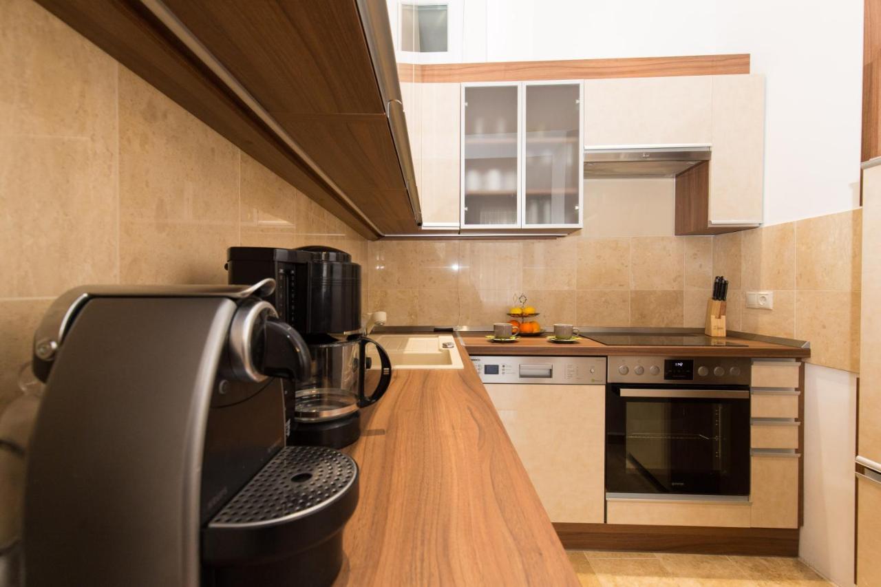 Elegant Apartment With Buda Castle View Budapest Luaran gambar