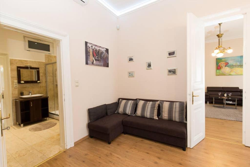 Elegant Apartment With Buda Castle View Budapest Luaran gambar