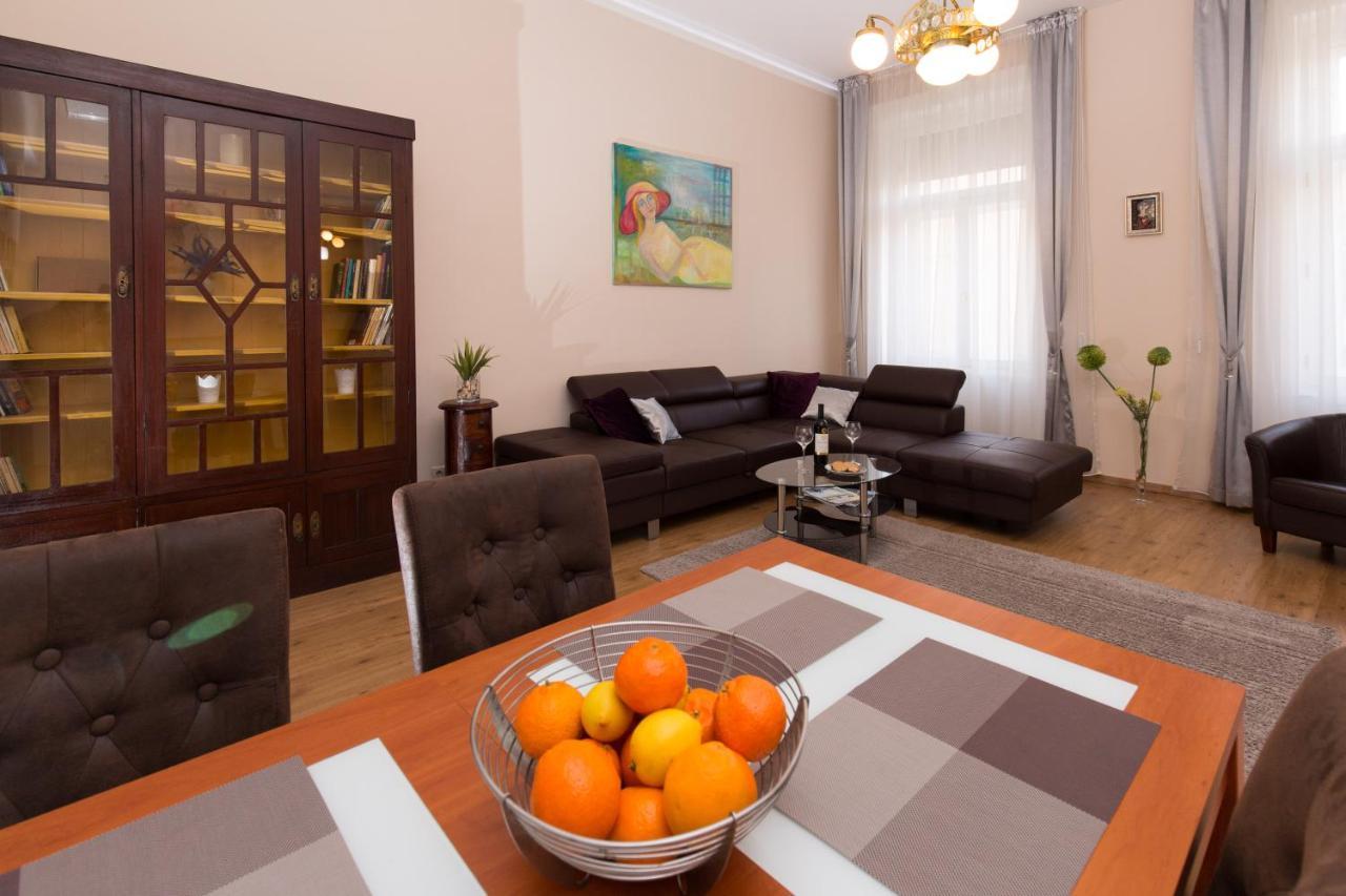Elegant Apartment With Buda Castle View Budapest Luaran gambar
