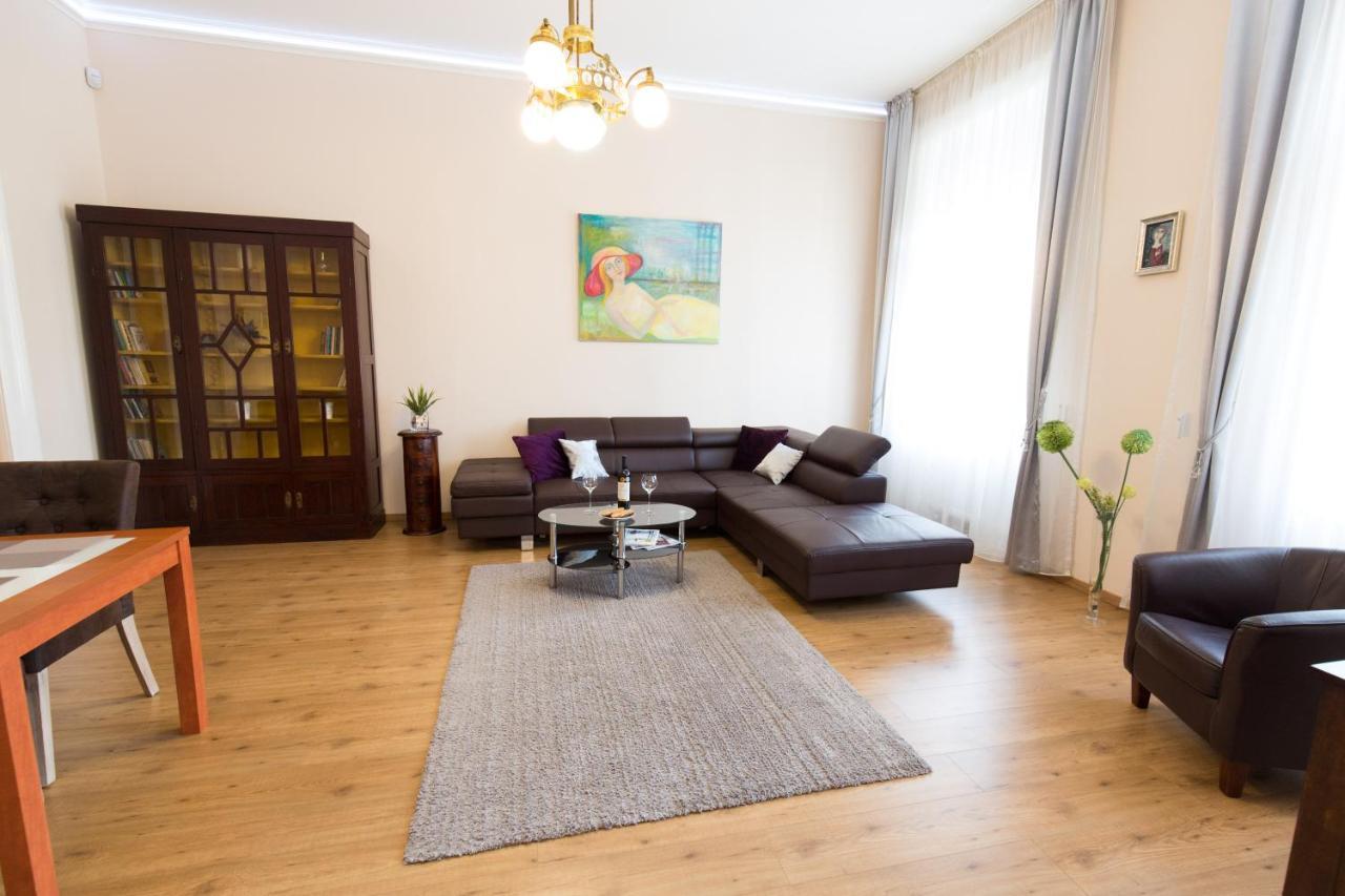 Elegant Apartment With Buda Castle View Budapest Luaran gambar