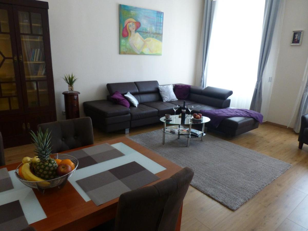 Elegant Apartment With Buda Castle View Budapest Luaran gambar